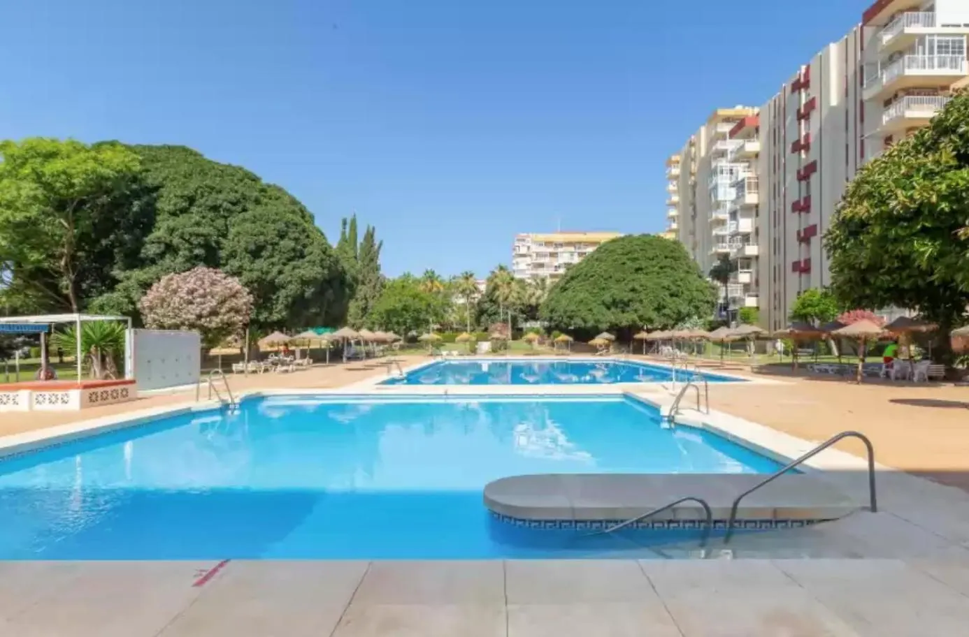 Iris 15 - 24H Reception - 2 Bedrooms Benalmádena 0*,  Spanien